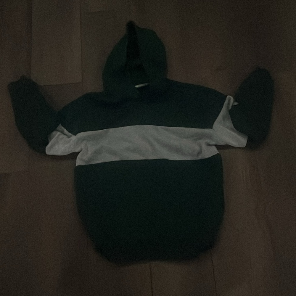 Two hoodie bundle - Picture 4 of 5